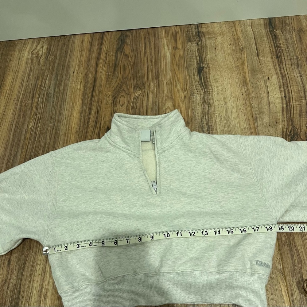 ARITZIA TNA Cropped Cozy Fleece Quarter Zip Sweatshirt Gray - Picture 7 of 7